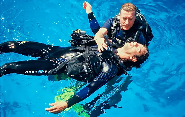 diving-emergency-management-provider-image-5